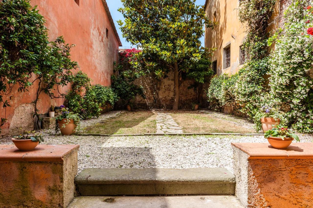 Hostly - Garden House Near The Tower - Historical House With Private Garden Apartment Pisa Bagian luar foto