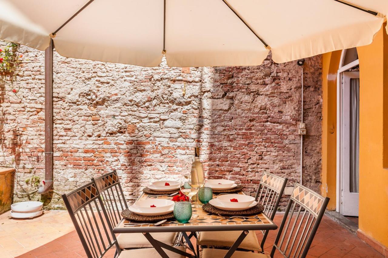 Hostly - Garden House Near The Tower - Historical House With Private Garden Apartment Pisa Bagian luar foto